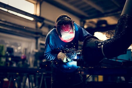 5 Benefits of Hiring a Professional Welding Contractor